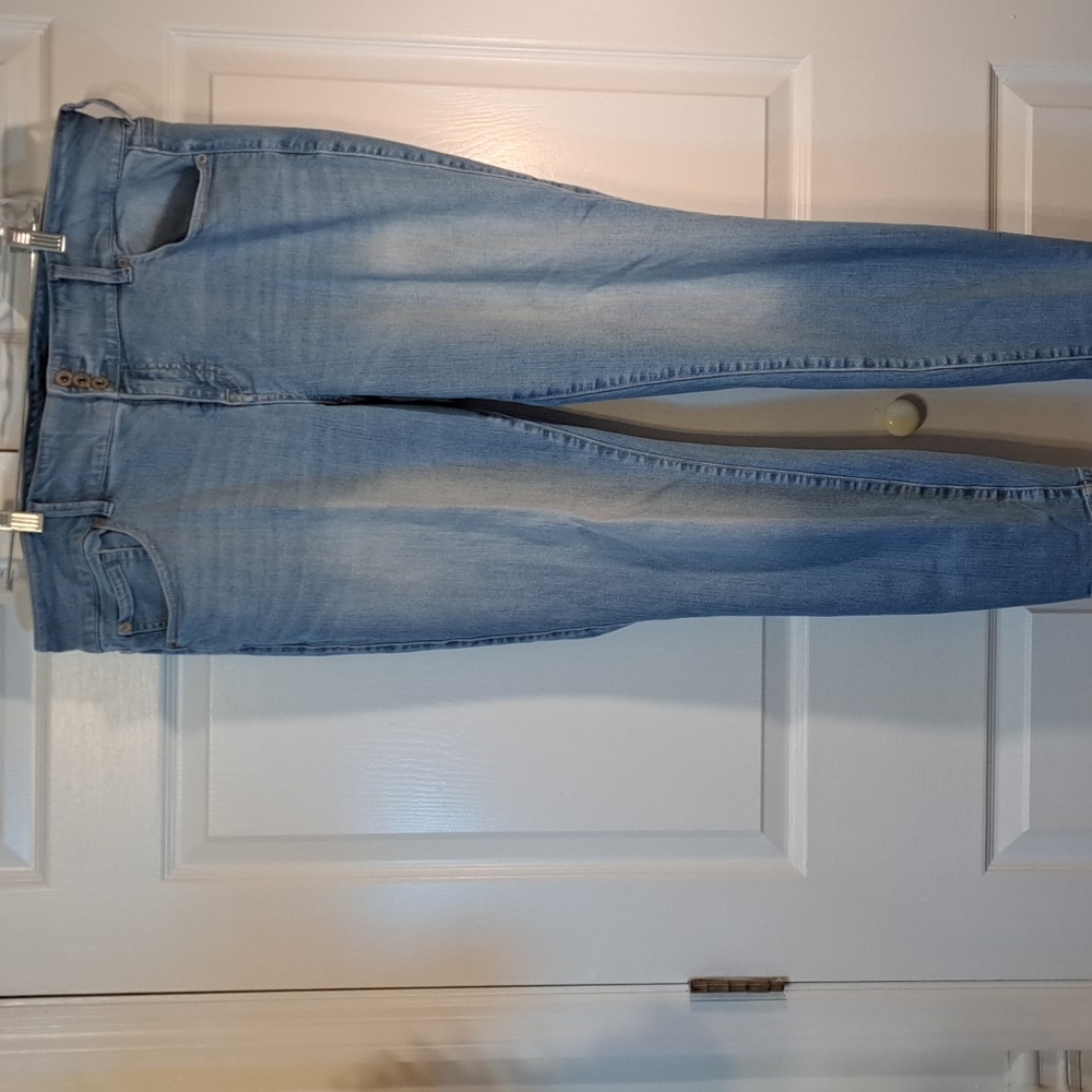 Torrid premium denim jegging. Light blue, size 22R